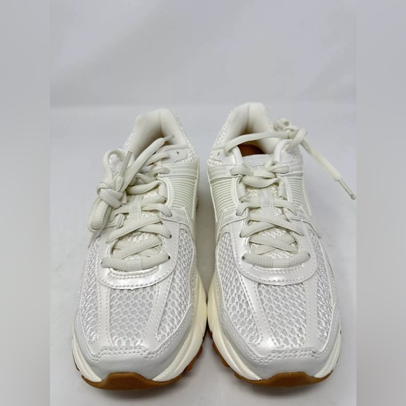 NEW-Nike Zoom Vomero 5 Shoes Sail Photon White Dust Flax Women’s Size 8 - Picture 5 of 7